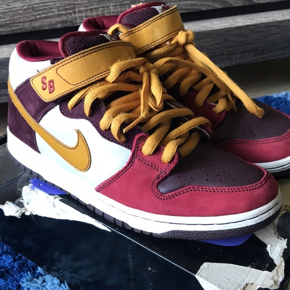 nike sb dunk mid marron